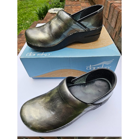 DANSCO Shoes - DANSKO Professional Pewter Patent Leather MULE CLOG size EU 38 US 7 1/2 - 8